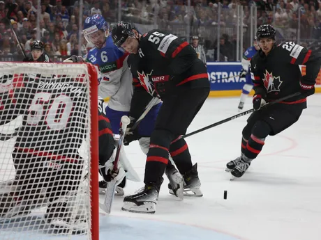 Lukáš Cingel v zápase Slovensko - Kanada vo štvrťfinále MS v hokeji 2024.