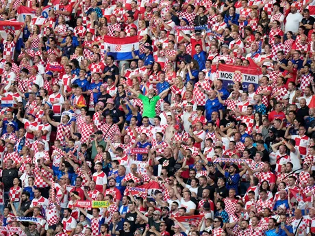 Fanúšikovia Chorvátska v zápase s Talianskom na EURO 2024