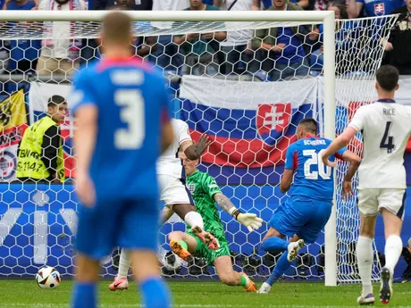 Ivan Schranz pri skórovaní gólu v zápase Slovensko - Anglicko v osemfinále EURO 2024.