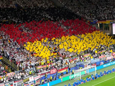 Fanúšikovia Nemecka v zápase Nemecko - Dánsko na EURO 2024. 