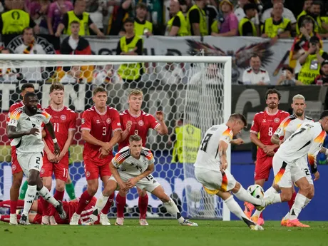 Toni Kroos v zápase Nemecko - Dánsko na EURO 2024. 
