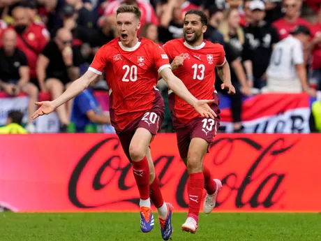 Radosť švajčiarskeho futbalistu Michela Aebischera po góle do siete Maďarska na ME 2024.