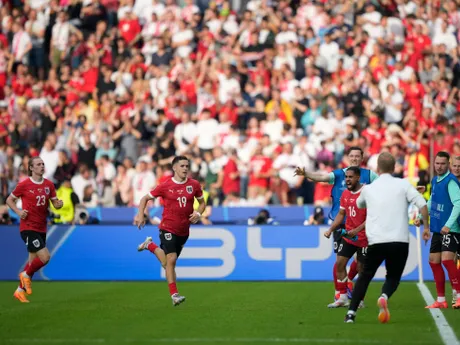 Rakúšania oslavujú gól v zápase s Poľskom na EURO 2024.