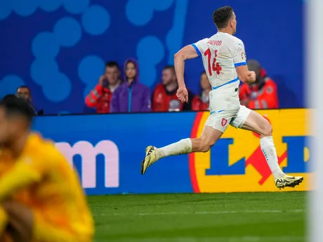 Lukas Provod oslavuje gól v zápase Portugalsko - Česko na EURO 2024.