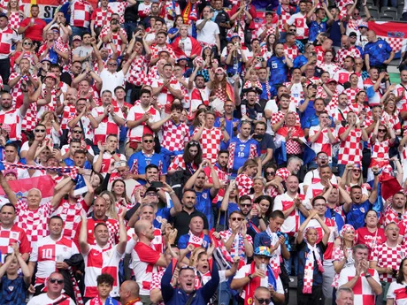 Chorvátski fanúšikovia pred zápasom so Španielskom na EURO 2024. 