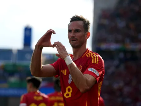 Oslavné gesto španielskeho hráča Fabiana Ruiza na EURO 2024.