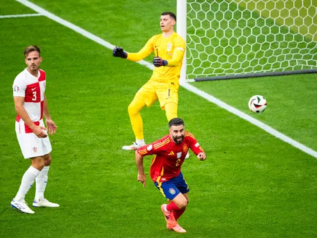 Španielsky obranca Dani Carvajal oslavuje svoj gól v zápase proti Chorvátsku na EURO 2024.