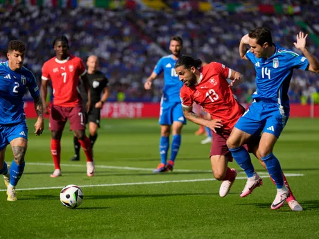 Ricardo Rodriguez a Giovanni Di Lorenzo počas zápasu Švajčiarsko - Taliansko na EURO 2024. 
