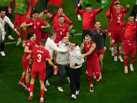 Radosť futbalistov Turecka po triumfe v zápase Turecko - Gruzínsko na EURO 2024.