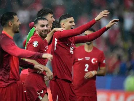 Radosť futbalistov Turecka po triumfe v zápase Turecko - Gruzínsko na EURO 2024.