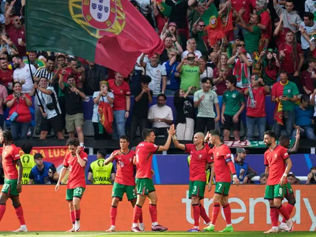 Futbalisti Portugalska sa tešia z gólu v zápase proti Turecku na EURO 2024.