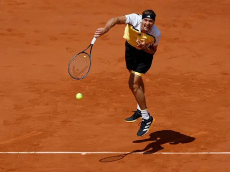 Momentka zo zápasu Alexander Zverev - Carlos Alcaraz vo finále Roland Garros 2024.