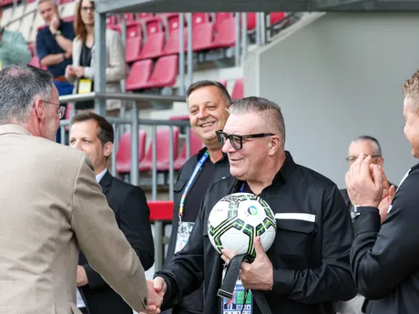 Prezident SFZ Ján Kováčik počas prvého tréningu Slovenska na EURO 2024 v Nemecku.