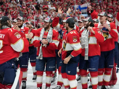 Oslavy hráčov Floridy Panthers po zisku Stanleyho pohára. 
