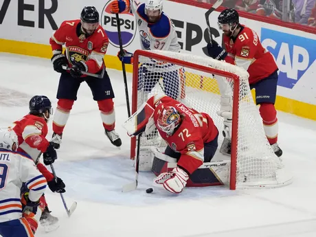 Sergei Bobrovsky počas 7. zápasu finále NHL Florida Panthers - Edmonton Oilers. 