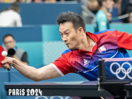 Wang Jang v prvom kole stolnotenisového turnaja na OH v Paríži 2024. 