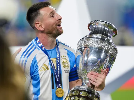 Oslavy hráčov Argentíny po zisku rekordného 16. titulu Copa América