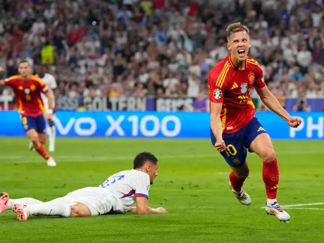 Dani Olmo sa teší po strelenom góle v zápase Španielsko - Francúzsko v semifinále EURO 2024.