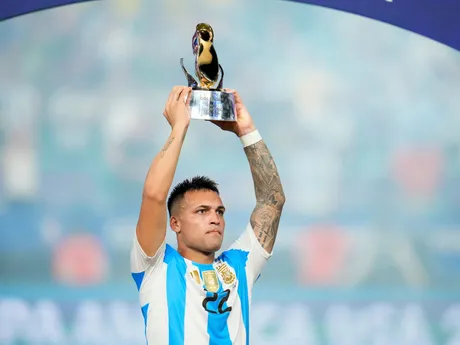 Oslavy hráčov Argentíny po zisku rekordného 16. titulu Copa América