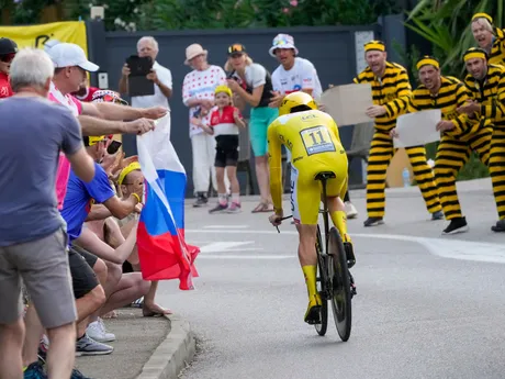 Tadej Pogačar počas 21. etapy na Tour de France 2024.