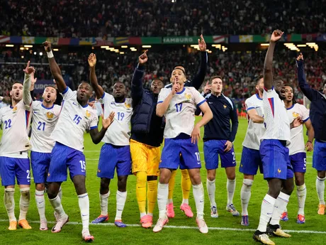 Futbalisti Francúzska sa tešia z postupu do semifinále na EURO 2024. 