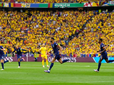 Cody Gakpo sa teší po strelenom góle v zápase Rumunsko - Holandsko v osemfinále EURO 2024.