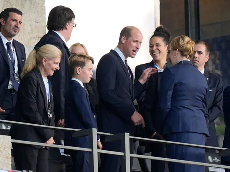 Na zápas Španielsko - Anglicko vo finále EURO 2024 (ME vo futbale) sa prišiel pozrieť aj princ William a jeho syn George.