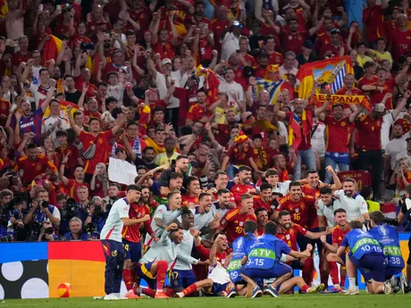 Španielski futbalisti sa tešia po postupe do finále EURO 2024.