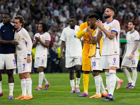 Francúzski futbalisti po prehre so Španielskom v semifinále EURO 2024.