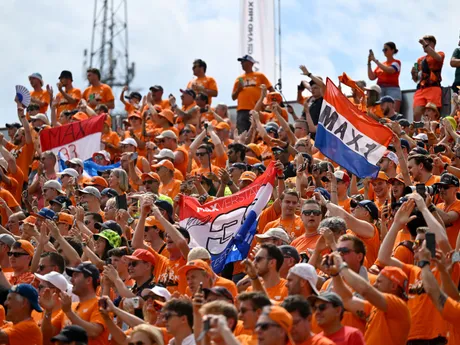 Holandskí fanúšikovia na Veľkej cene Maďarska 2024.