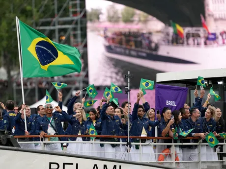 Brazílsky tím počas otváracieho ceremoniálu na OH v Paríži 2024. 