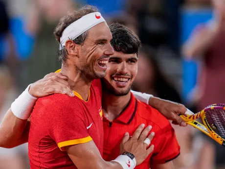 Rafael Nadal a Carlos Alcaraz vo štvorhre na OH 2024. 