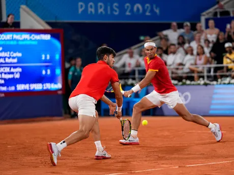 Rafael Nadal (vpravo) a Carloz Alcaraz vo štvrťfinále mužskej štvorhry proti americkému páru Austin Krajicek Rajeev Ram na olympijských hrách 2024 v Paríži.