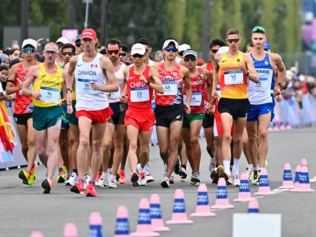 Slovenský reprezentant Dominik Černý v mix maratónskej štafete v chôdzi. 