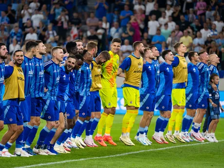 Futbalisti ŠK Slovan Bratislava sa tešia po víťazstve nad APOEL Nikózia v 1. zápase 3. predkola Ligy majstrov.