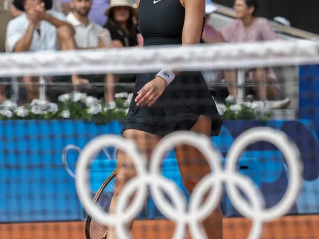 Anna Karolína Schmiedlová v zápase o bronz na OH 2024 v Paríži.