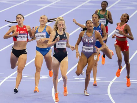 Gabriela Gajanová v rozbehu na 800 m na OH 2024 v Paríži.