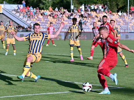 Milan Dimun (vľavo) a Dominik Veselovský v zápase MFK Dukla Banská Bystrica - DAC Dunajská Streda v 3. kole Niké ligy.