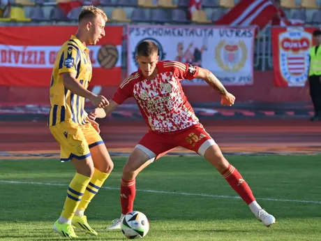 Matej Trusa (vľavo) a Oliver Klimpl v zápase MFK Dukla Banská Bystrica - DAC Dunajská Streda v 3. kole Niké ligy.