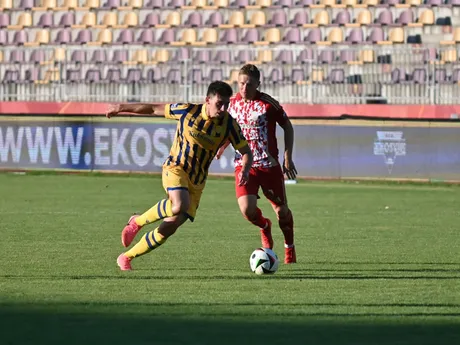 Mateus Brunetti Valor (vľavo) a Dominik Veselovský v zápase MFK Dukla Banská Bystrica - DAC Dunajská Streda v 3. kole Niké ligy.