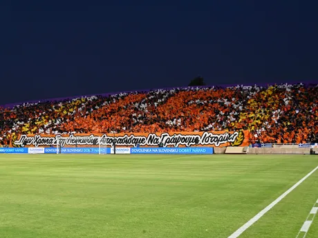 Na snímke cyperskí fanúšikovia v odvetnom zápase 3. predkola Ligy majstrov APOEL Nikózia - ŠK Slovan Bratislava.