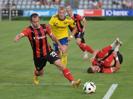 Lukáš Šimko (vpravo) a Martin Mikovič v zápase MFK Zemplín Michalovce - FC Spartak Trnava.