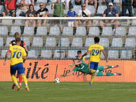 Brankár Žiga Frelih v zápase MFK Zemplín Michalovce - FC Spartak Trnava.