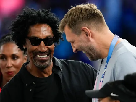 Scottie Pippen vo finále žien Francúzsko - USA na OH 2024