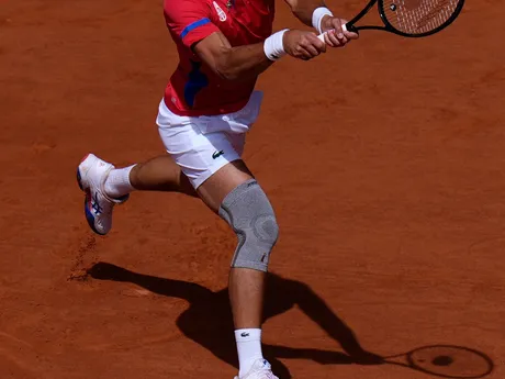 Srbský tenista Novak Djokovič počas finálového zápasu na OH 2024 v Paríži.