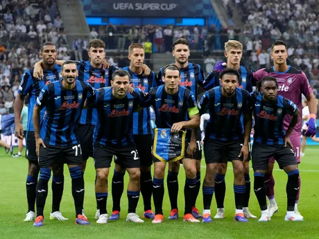 Tímová fotka Atalanty Bergamo pred zápasom Superpohára UEFA Real Madrid - Atalanta Bergamo