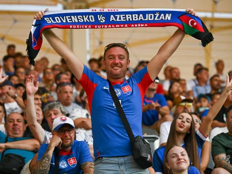 Fanúšik Slovenska pred zápasom Slovensko - Azerbajdžan v 2. kole C-divízie 1. skupiny Ligy národov.