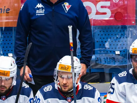 Tréner HC Slovan Bratislava Peter Oremus počas 2. kola Tipos extraligy HC Slovan Bratislava - HK Dukla Ingema Michalovce.