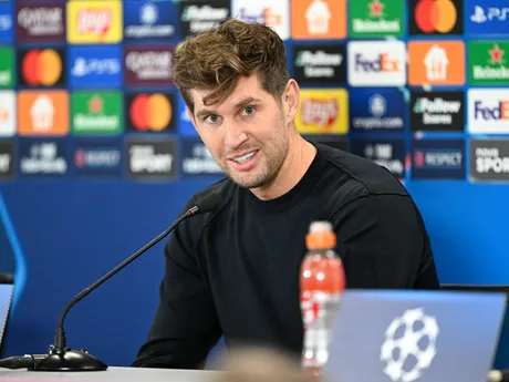 Na snímke obranca Manchesteru City John Stones počas tlačovej konferencie pred zápasom Ligy majstrov vo futbale ŠK Slovan Bratislava - Manchester City.