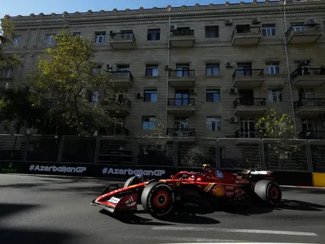 Carlos Sainz na Ferrari počas Veľkej ceny Azerbajdžanu.